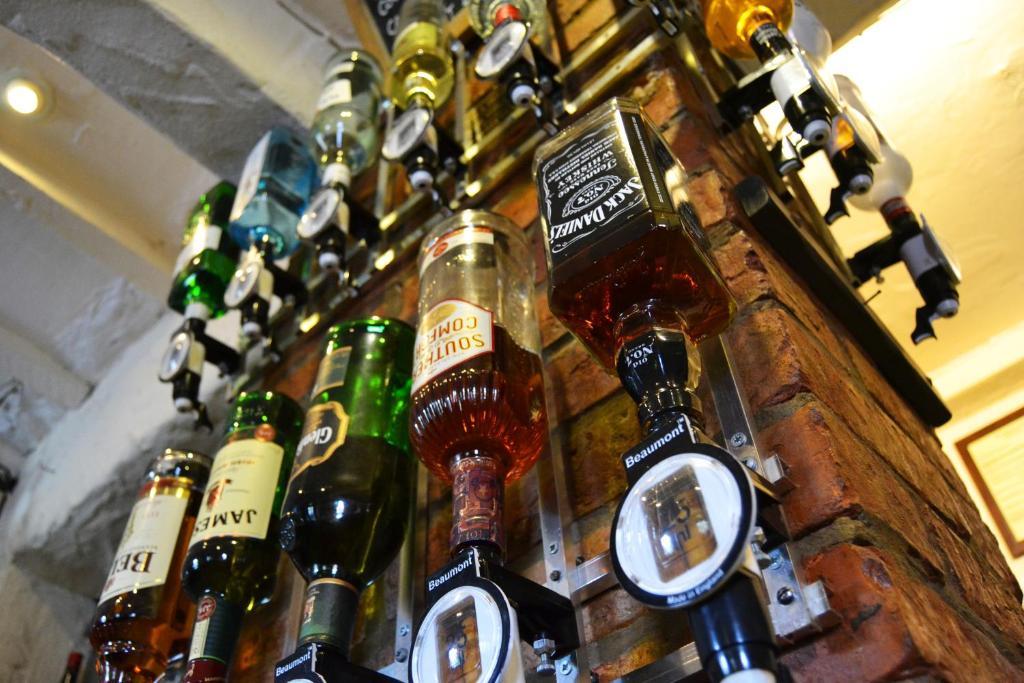 Angel Inn Misson Экстерьер фото